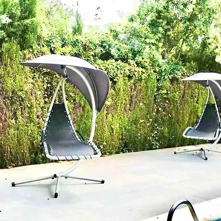 Villa Exclusiva Casa De Lujo Con Piscinas Y Amplio Jardin En Zona Tranquila